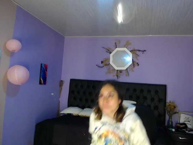 צילומי מסך משודרים MiaQueen