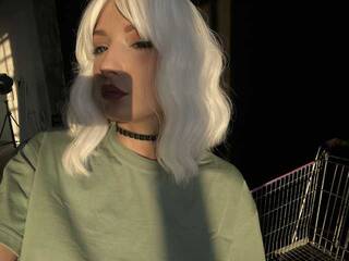 צ'אט וידאו ארוטי Miataa