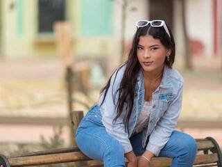 צ'אט וידאו ארוטי Miaynocolucci