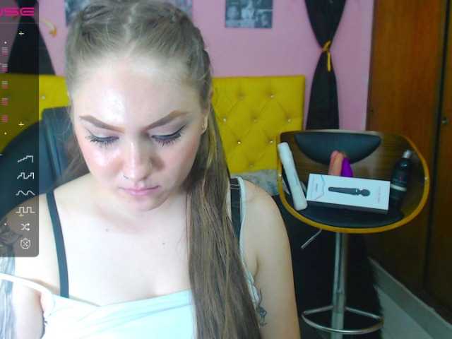 צילומי מסך משודרים MicaelaSmith