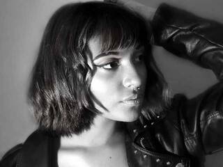 צ'אט וידאו ארוטי michi-uwu