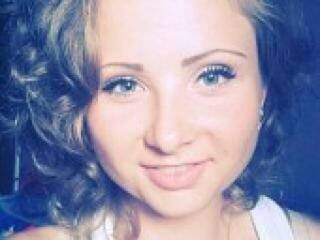 צ'אט וידאו ארוטי mikacute