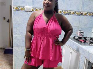 צ'אט וידאו ארוטי MikaelaTaylor