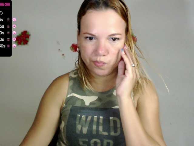 תמונות MikahLatin lovense 3 is on//make me wet with somes vibes and me squirt with 555 tks/