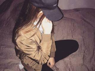 צ'אט וידאו ארוטי mikascharm