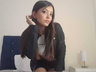 צ'אט וידאו ארוטי MileyMartini