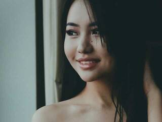 צ'אט וידאו ארוטי MilkShakee1