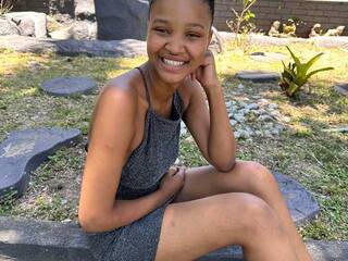 צ'אט וידאו ארוטי MilkyBlondie2