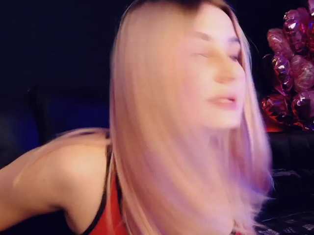 צילומי מסך משודרים MillaDoll