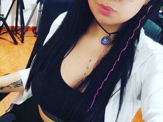 צ'אט וידאו ארוטי miluevans