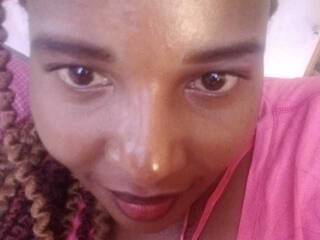 צ'אט וידאו ארוטי Mimah