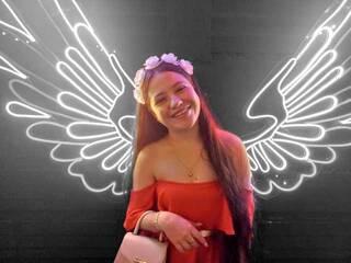 צ'אט וידאו ארוטי Mina-Avalos