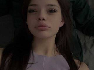 צ'אט וידאו ארוטי mini-barbie