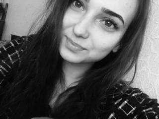 צ'אט וידאו ארוטי miroslava20