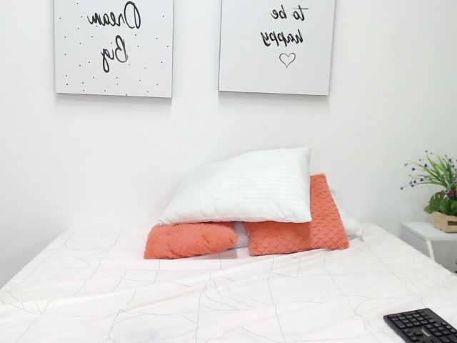 צילומי מסך משודרים MishellCopper