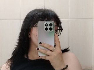 צ'אט וידאו ארוטי miss-kapriz-love