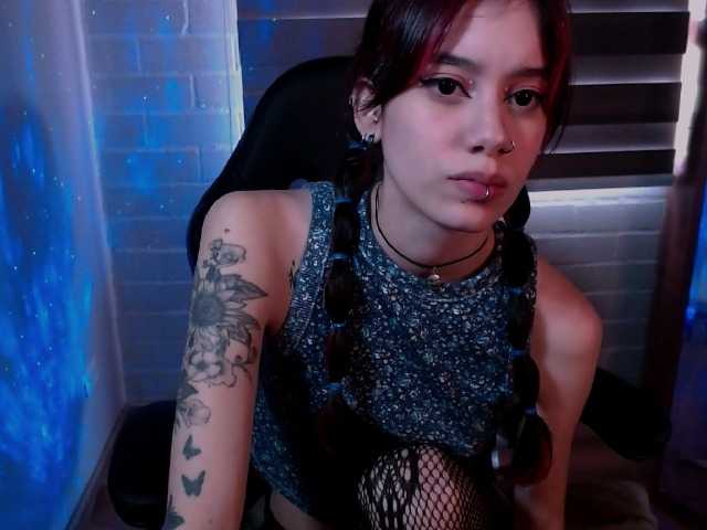 תמונות miss-violet WELCOME GUYS GOAL FLAH TITS 30 TOKENS