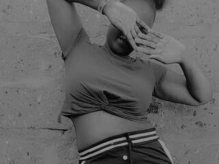 צ'אט וידאו ארוטי Missbee1