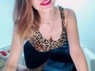 צ'אט וידאו ארוטי missjuyline