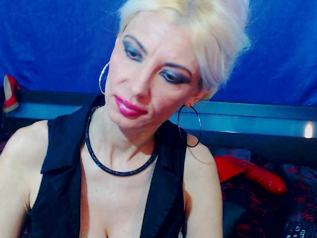צילומי מסך משודרים HoneyLara