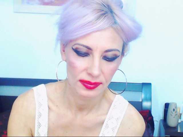 צילומי מסך משודרים HoneyLara