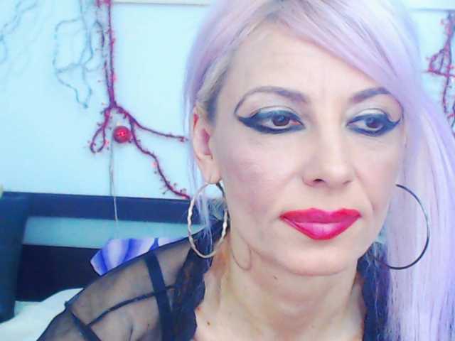 צילומי מסך משודרים HoneyLara