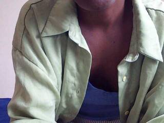 צ'אט וידאו ארוטי MlleKali