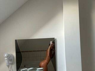 צ'אט וידאו ארוטי mmdems568