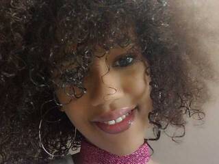 צ'אט וידאו ארוטי MoanaFrenchy