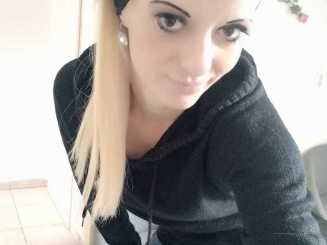 תמונה של הפרופיל MoaningKitty23