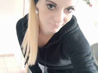 צ'אט וידאו ארוטי MoaningKitty23