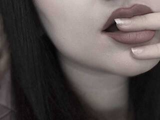 צ'אט וידאו ארוטי Molly-molly