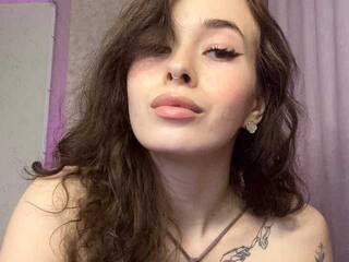 צ'אט וידאו ארוטי MollyMyles