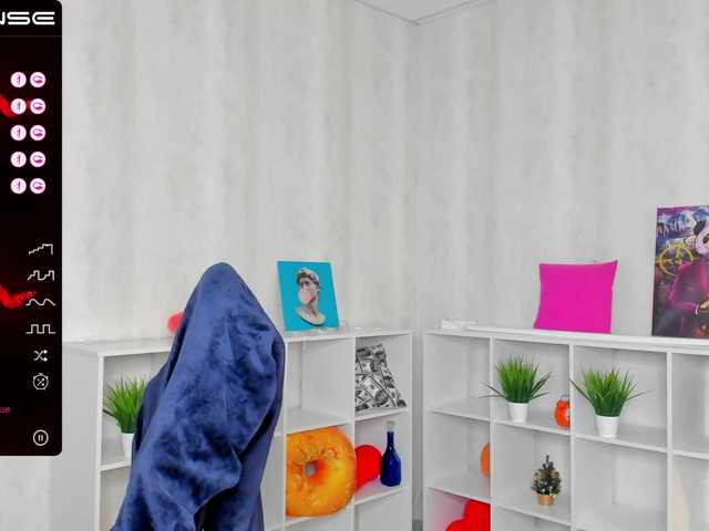 צילומי מסך משודרים MonicaGucci