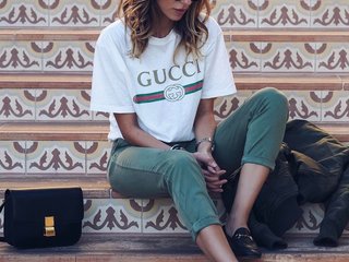 צ'אט וידאו ארוטי MonicaGucci