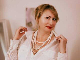 צ'אט וידאו ארוטי MonicaMoor