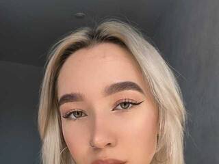 צ'אט וידאו ארוטי monicaspace