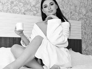 צ'אט וידאו ארוטי Monika-Doll