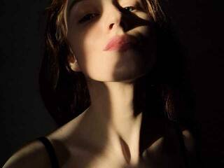 צ'אט וידאו ארוטי monyamyr