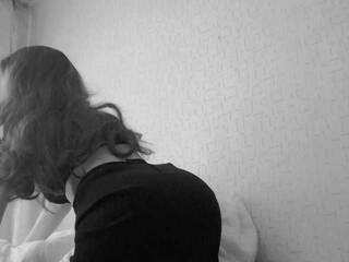 צ'אט וידאו ארוטי MoonMarie