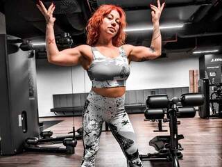 צ'אט וידאו ארוטי MuscularMommy