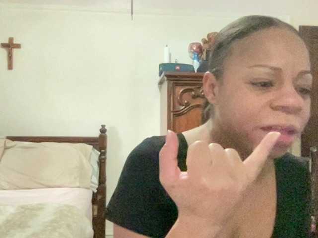 צילומי מסך משודרים MyaMichelle