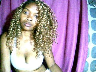 צ'אט וידאו ארוטי Nadia007