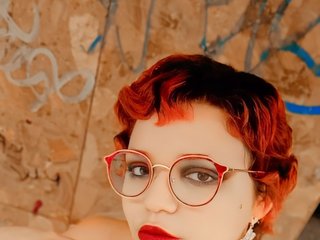 צ'אט וידאו ארוטי NairyRed