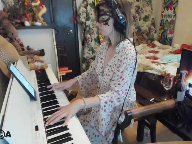 צילומי מסך משודרים PianoGirl