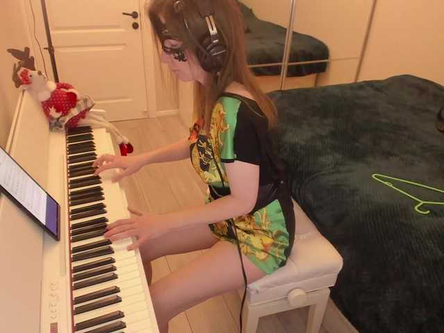 צילומי מסך משודרים PianoGirl