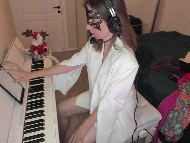 תמונות PianoGirl Hi everyone. I am Anastasia :) 101 Take off dress, 102 put on dress, 103 change the dress, 70 autodj - dance, 10001 - take off mask