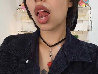 צ'אט וידאו ארוטי NanaRott01