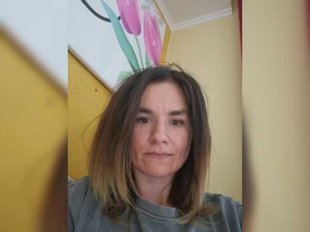 צילומי מסך משודרים Nanny-Lora