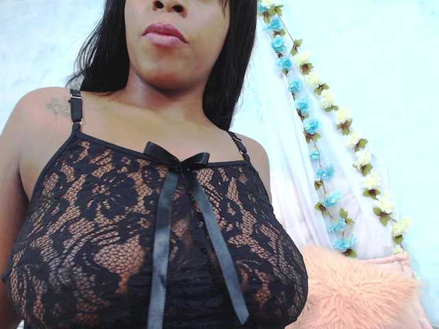 צילומי מסך משודרים NaomiFox